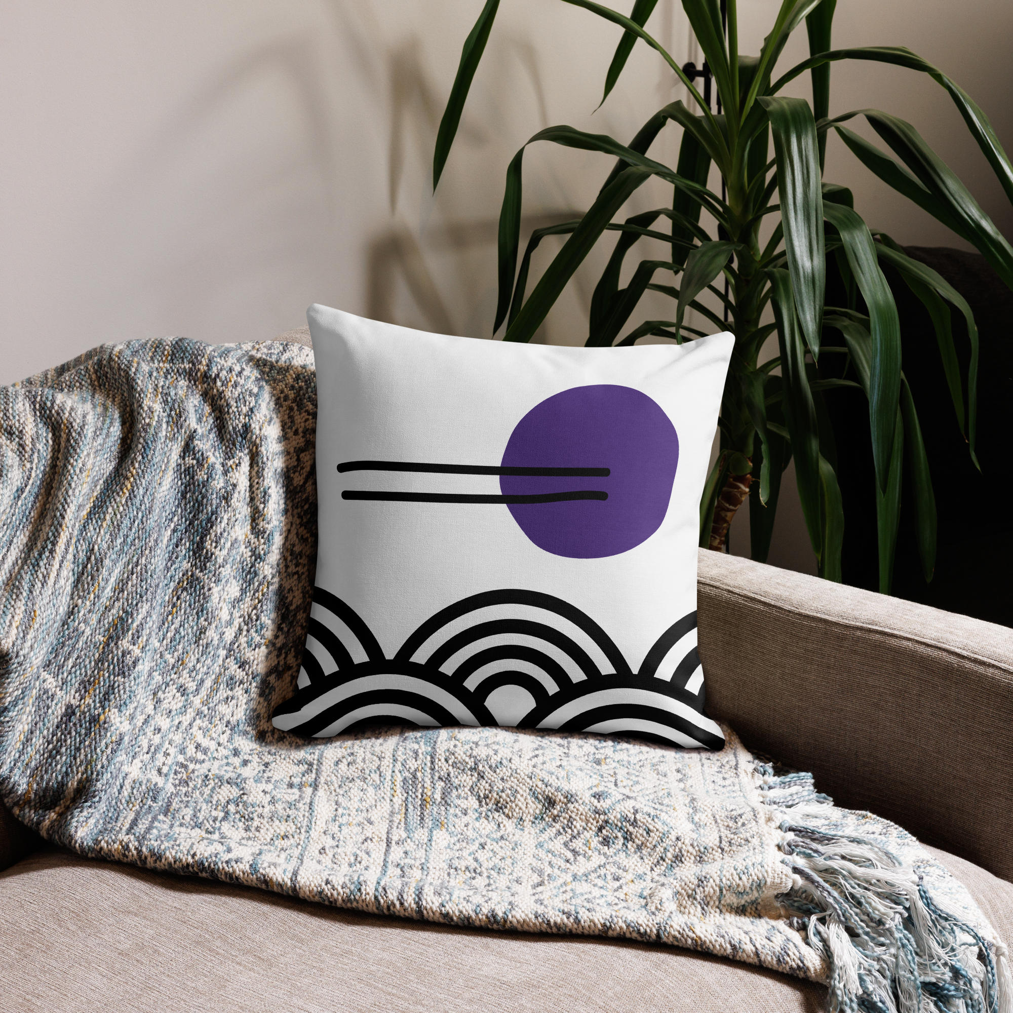 Housse de coussin Boho Beige 18x18 – motifs noirs et mauves ethniques chic – Unica Nota

